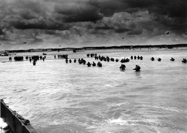 http://reho.st/preview/lh6.ggpht.com/__zoKJ77EvEc/TBTedMy5ehI/AAAAAAAAEfQ/yjg6rSicyWg/s1600/normandy-landings+(24)%5B2%5D.jpg