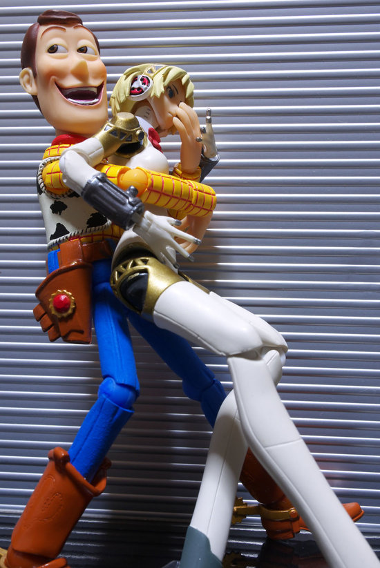 http://reho.st/preview/tomopop.com/ul/13862-what-toys-are-up-to-woody-gets-wood/00251280669664931-550x.jpg
