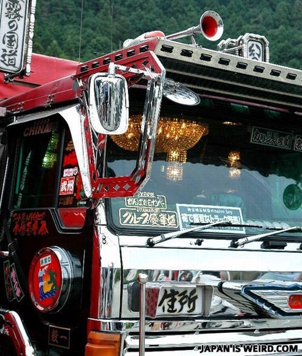 http://reho.st/preview/visboo.com/img/new//only_in_japan_04.jpg