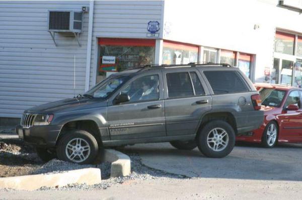 http://reho.st/preview/visboo.com/img/photos/women_and_cars_640_08.jpg