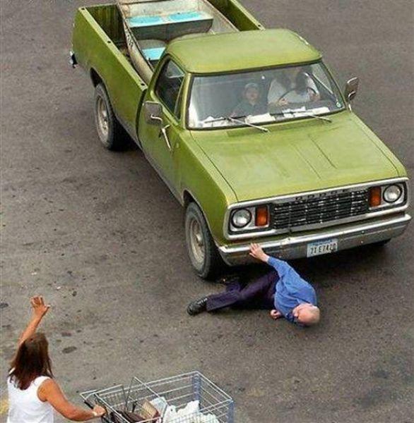 http://reho.st/preview/visboo.com/img/photos/women_and_cars_640_10.jpg