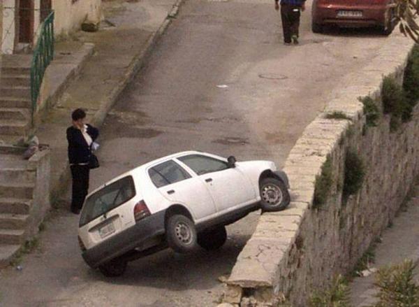 http://reho.st/preview/visboo.com/img/photos/women_and_cars_640_13.jpg