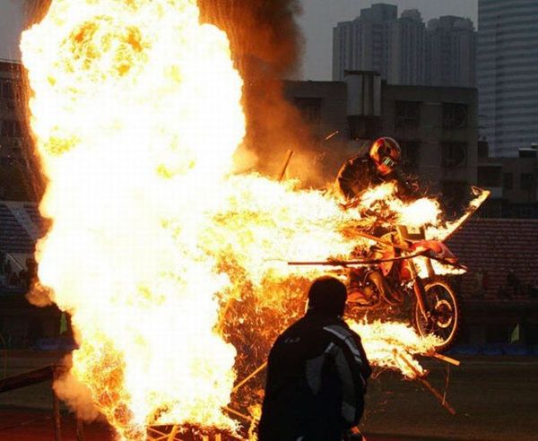 http://reho.st/preview/warnet.ws/img5/52/moto/9.jpg