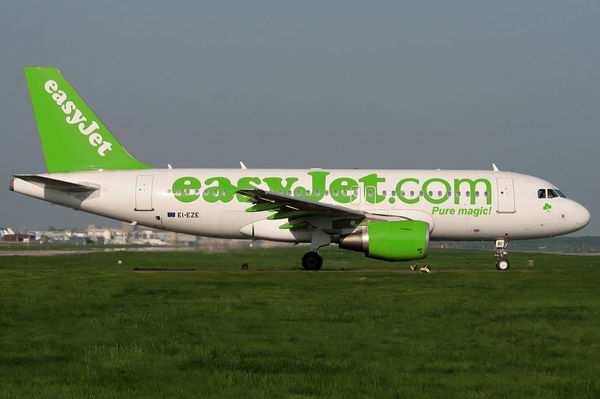 http://reho.st/preview/www.cardatabase.net/modifiedairlinerphotos/photos/big/00010021.jpg