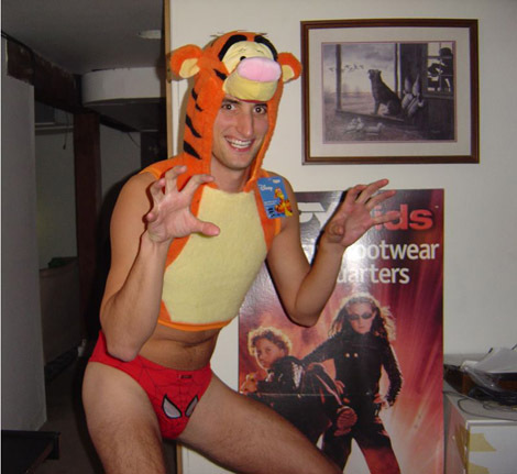 http://reho.st/preview/www.carnagecorp.com/pub/pictures/ridiculous_2.jpg