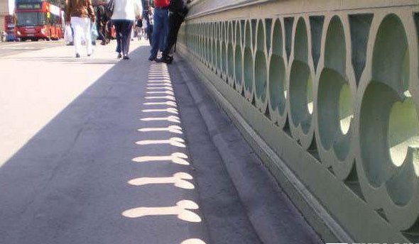 http://reho.st/preview/www.chilloutpoint.com/images/2010/10/unexplainable-photos/unexplainable-photos-02.jpg