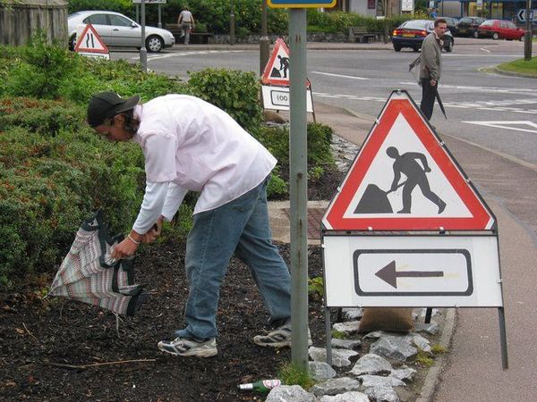 http://reho.st/preview/www.fr-humour.com/images/Insolite/panneau_parapluie.jpg