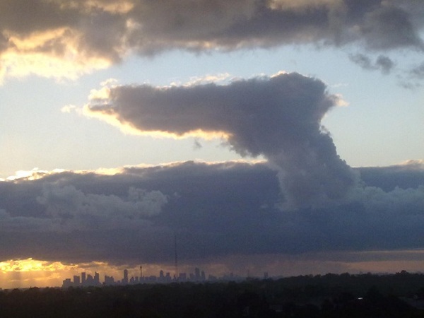 http://reho.st/preview/www.impactlab.net/wp-content/uploads/2010/10/Gun-Cloud-564.jpg