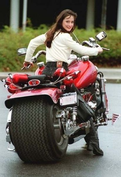 http://reho.st/preview/www.impactlab.net/wp-content/uploads/2010/11/Wide-Ass-Motorcycle-328.jpg