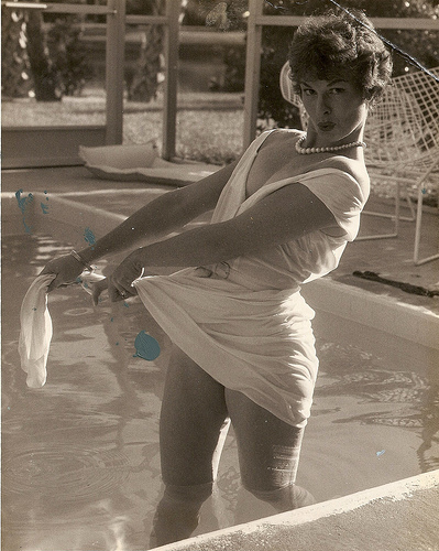 http://reho.st/preview/www.laboiteverte.fr/wp-content/uploads/2010/11/pin-up-photo-transformation-peinture-11.jpg