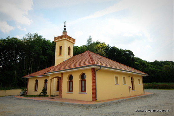 http://reho.st/preview/www.trouvetamosquee.fr/wp-content/uploads/2013/07/tdf-mosquee-gueret-2013-2.jpg