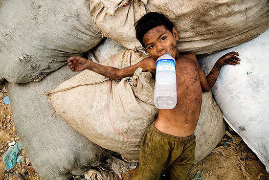 http://reho.st/preview/www.webdesigncore.com/wp-content/uploads/2010/10/poverty30.jpg