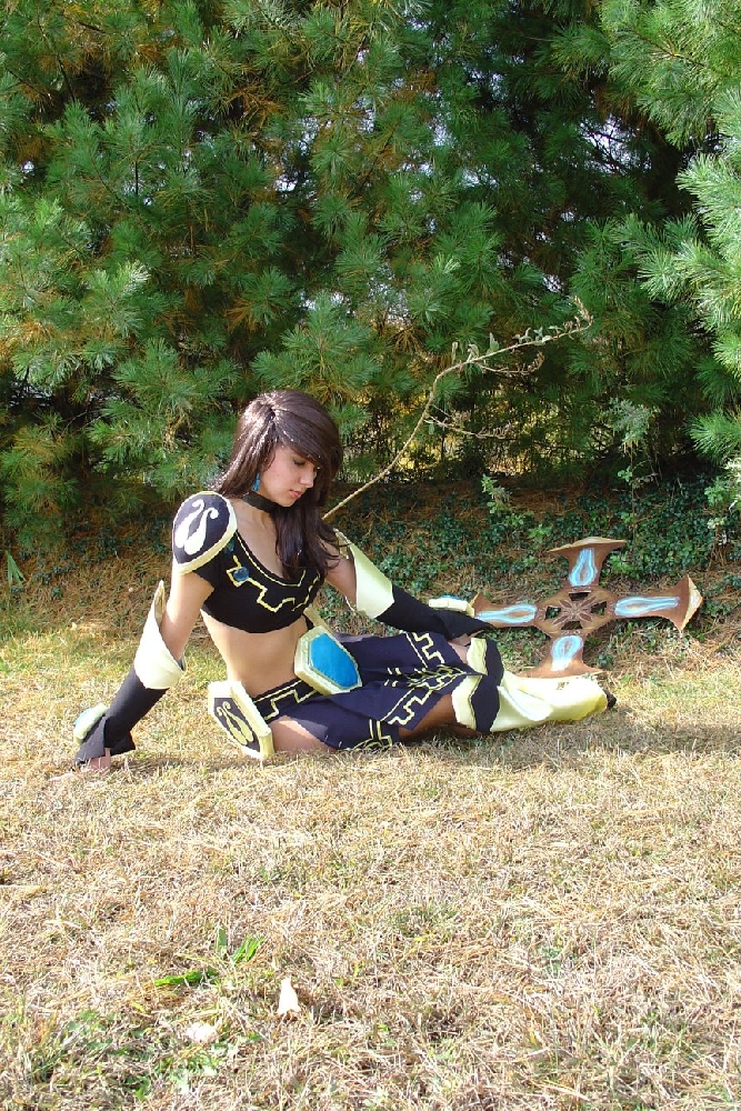 http://reho.st/riot-web-static.s3.amazonaws.com/images/Contests/Masquerade%20Madness/C%20-%20Kotiki%20NA%20-%20Sivir.jpg