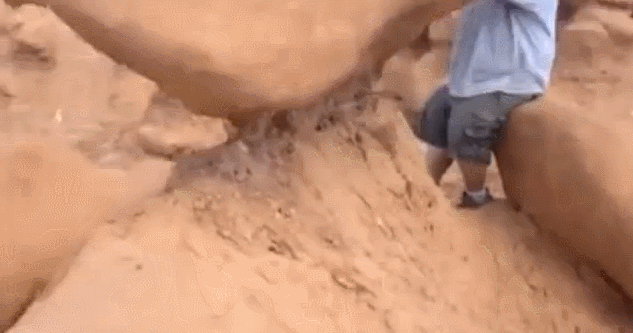 http://reho.st/s.en.fishki.net/upload/en/201402/21/1246037/d6c5401c17f9f48dfc0cfc9f5ca55c88.gif