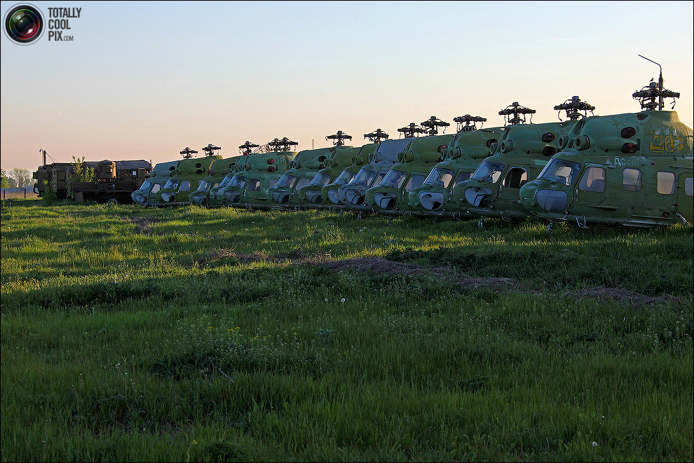 http://reho.st/totallycoolpix.com/wp-content/uploads/2010/04102010_soviet_aerodrome/sovietaerodrome_11.jpg