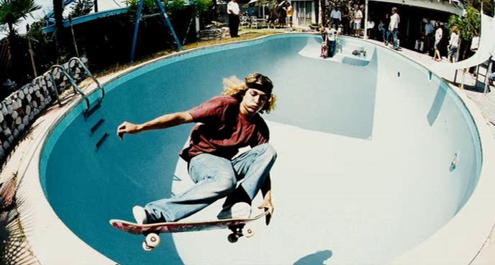http://reho.st/whatthemovie.com/system/images/stills/normal/27/121825fac02aefc8a6217d31b7e931.jpg