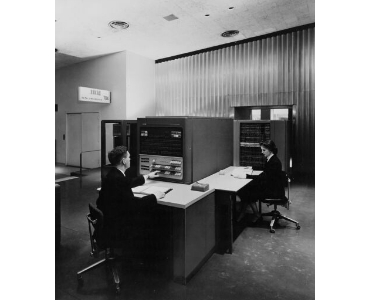 http://reho.st/www-03.ibm.com/ibm/history/exhibits/mainframe/images/2423PH704.jpg