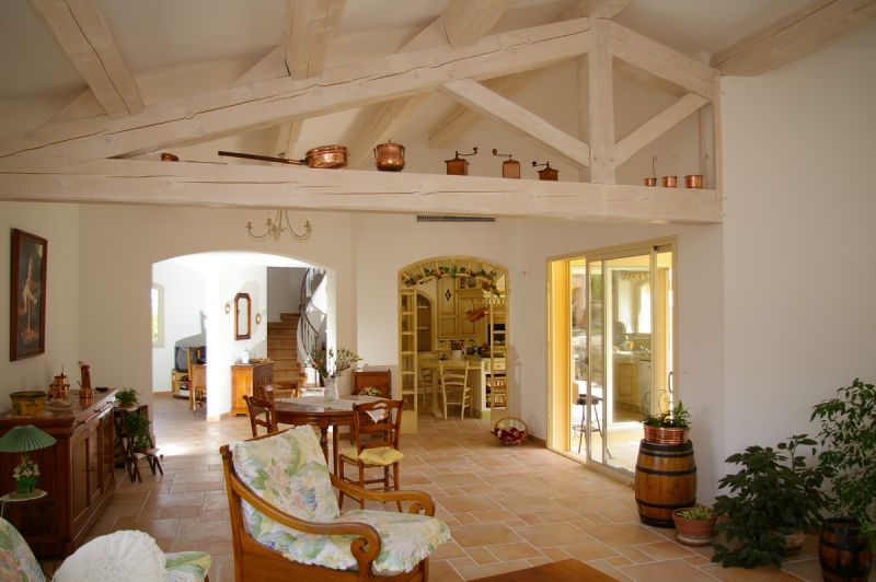 http://reho.st/www.archeconstruction.fr/upload/grandVisuel-CHARPENTE-APPARENTE-a5b.jpg