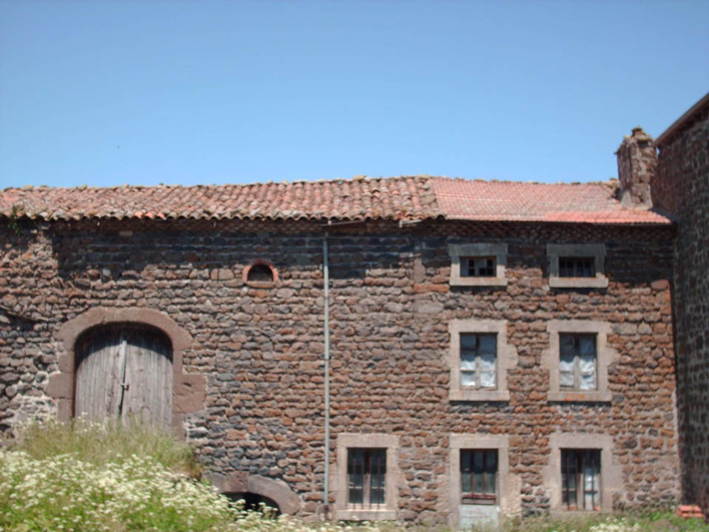 http://reho.st/www.auvergne-foncier.fr/photo/art/default/4538858-6800516.jpg?v=1342534603