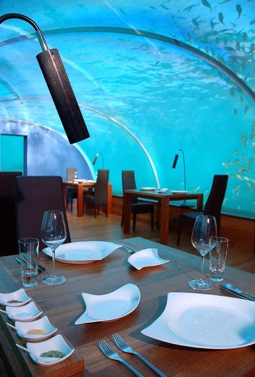 http://reho.st/www.da-kolkoz.com/images_blog/restaurant-sous-marin-4.jpg
