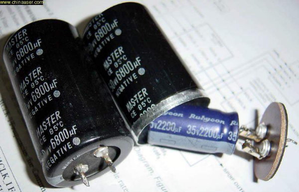 http://reho.st/www.discovercircuits.com/dc-mag/Issue_4/Photos/FakeCapacitor1.jpg