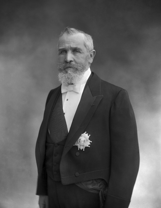 http://reho.st/www.dreyfus.culture.fr/upload/m_file/555_1144_image_ap_loubet_na237-1757-2.jpg