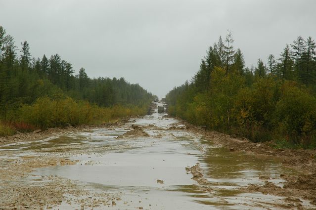 http://reho.st/www.englishrussia.com/images/roads3/1.jpg