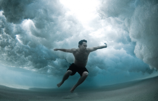 http://reho.st/www.fubiz.net/wp-content/uploads/2010/06/underwaterphoto17-550x351.png
