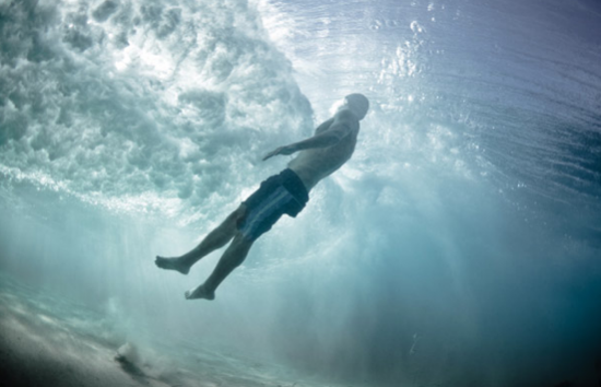 http://reho.st/www.fubiz.net/wp-content/uploads/2010/06/underwaterphoto9-550x354.png