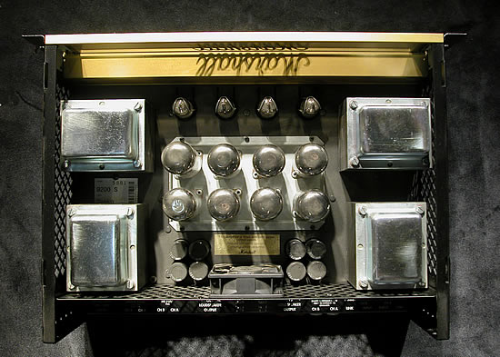 http://reho.st/www.guitare-village.com/matos/07_03_2003/marshall9200_top.jpg