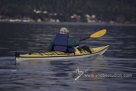 http://reho.st/www.hoax-slayer.com/images/kayaker.jpg