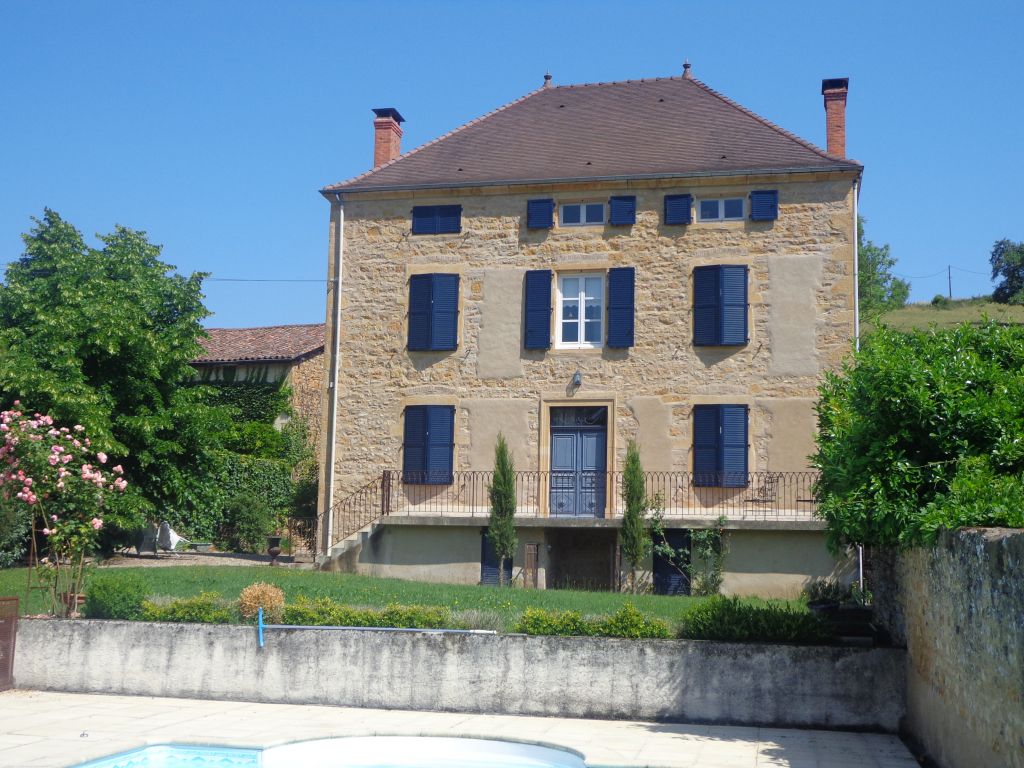 http://reho.st/www.immopierre-bourgogne.com/office2/immopierre/catalog/images/pr_p/1/1/1/0/4/7/5/1/11104751b.jpg