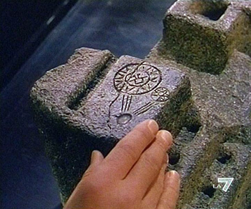 http://reho.st/www.jones-jr.com/images_cost_nadoolman/g_secret_incas_09.jpg