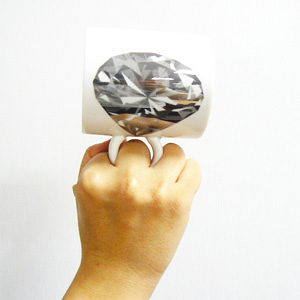 http://reho.st/www.likecool.com/Gear/Office/Diamond%20Ring%20Mug/Diamond-Ring-Mug.jpg