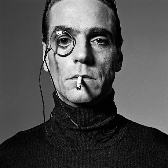 http://reho.st/www.ljplus.ru/img4/l/i/libertine_69/michel_comte_jeremy_irons.jpg