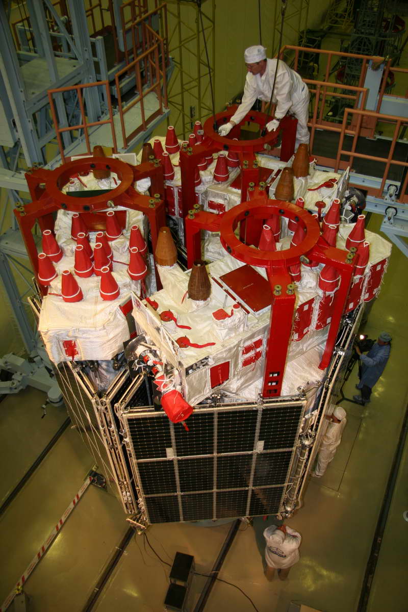 http://reho.st/www.roscosmos.ru/PictFiles/8/2009_09_11_103.JPG
